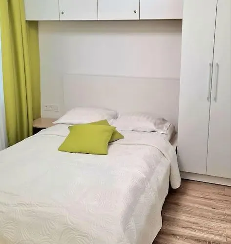 A Touch Of Olive Apartment *